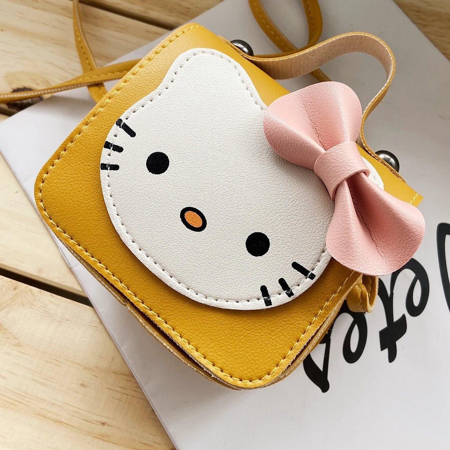 hello kitty purse